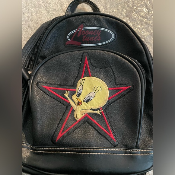 Small looney Tunes Tweety bird leather back pack - Picture 6 of 10